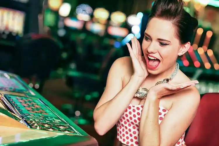 b4bet online bingo room with colorful bingo cards and live number draws for Philippines players